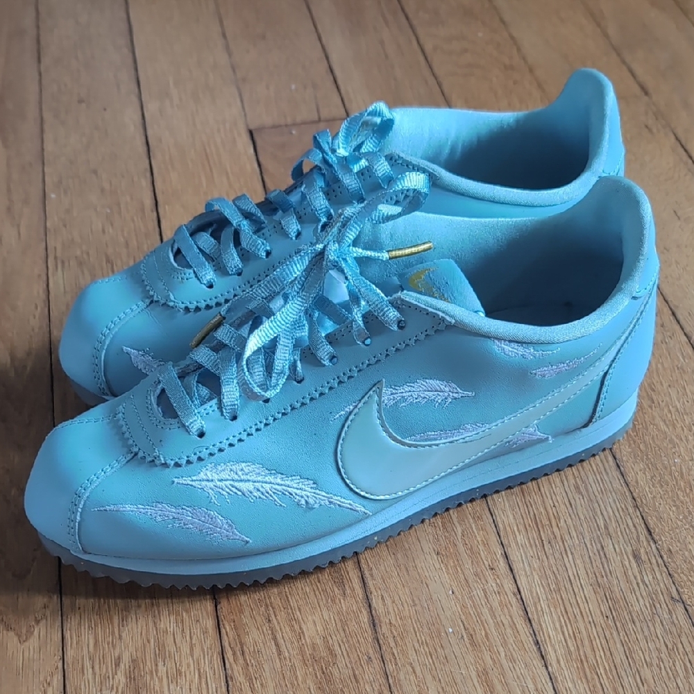 Nike Women's Sky Blue Feather-Embroidered Cortez "Feathers" Sz 8